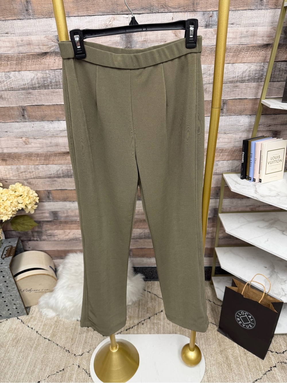 NWT Chicos olive green straight leg stretchy slacks